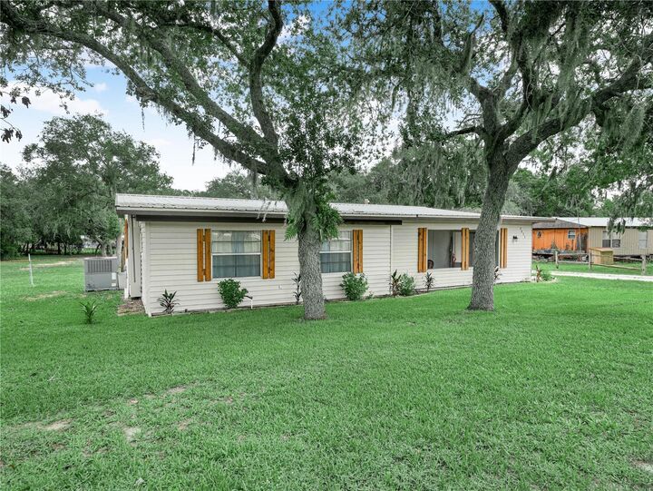 Property Photo: 2935 N Silver Spur Loop FL 33898
