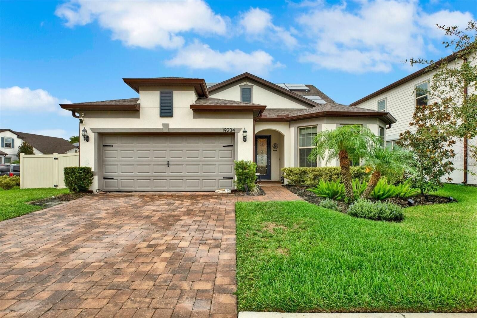 Property Photo:  19234 Mossy Pine Drive  FL 33647 