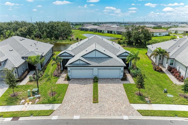 Property Photo:  18048 Cherished Loop  FL 34211 