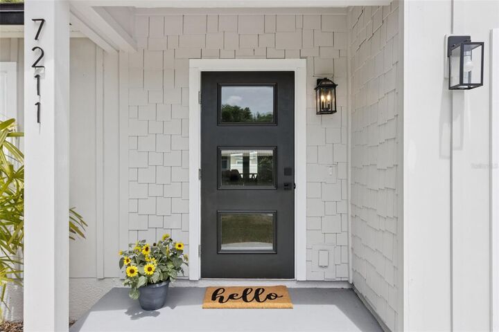 Property Photo:  7211 Orpine Drive N  FL 33702 