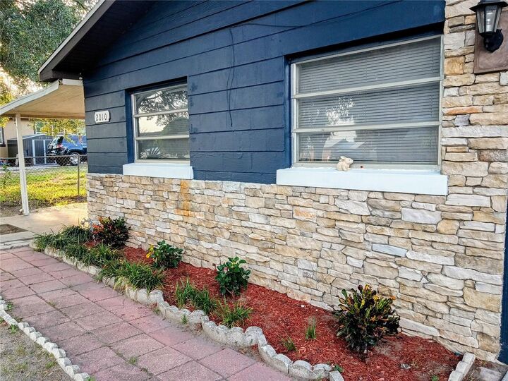 Property Photo: 2010 Pine Avenue FL 33844