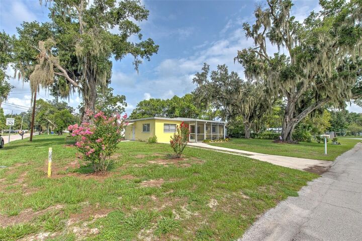 Property Photo:  1675 N Tate Avenue  FL 33830 