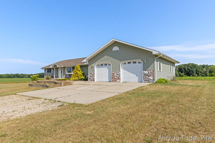 Property Photo:  16972 W Stanton Road  MI 49339 