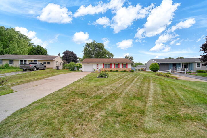 Property Photo: 5574 Dogwood Drive MI 49201