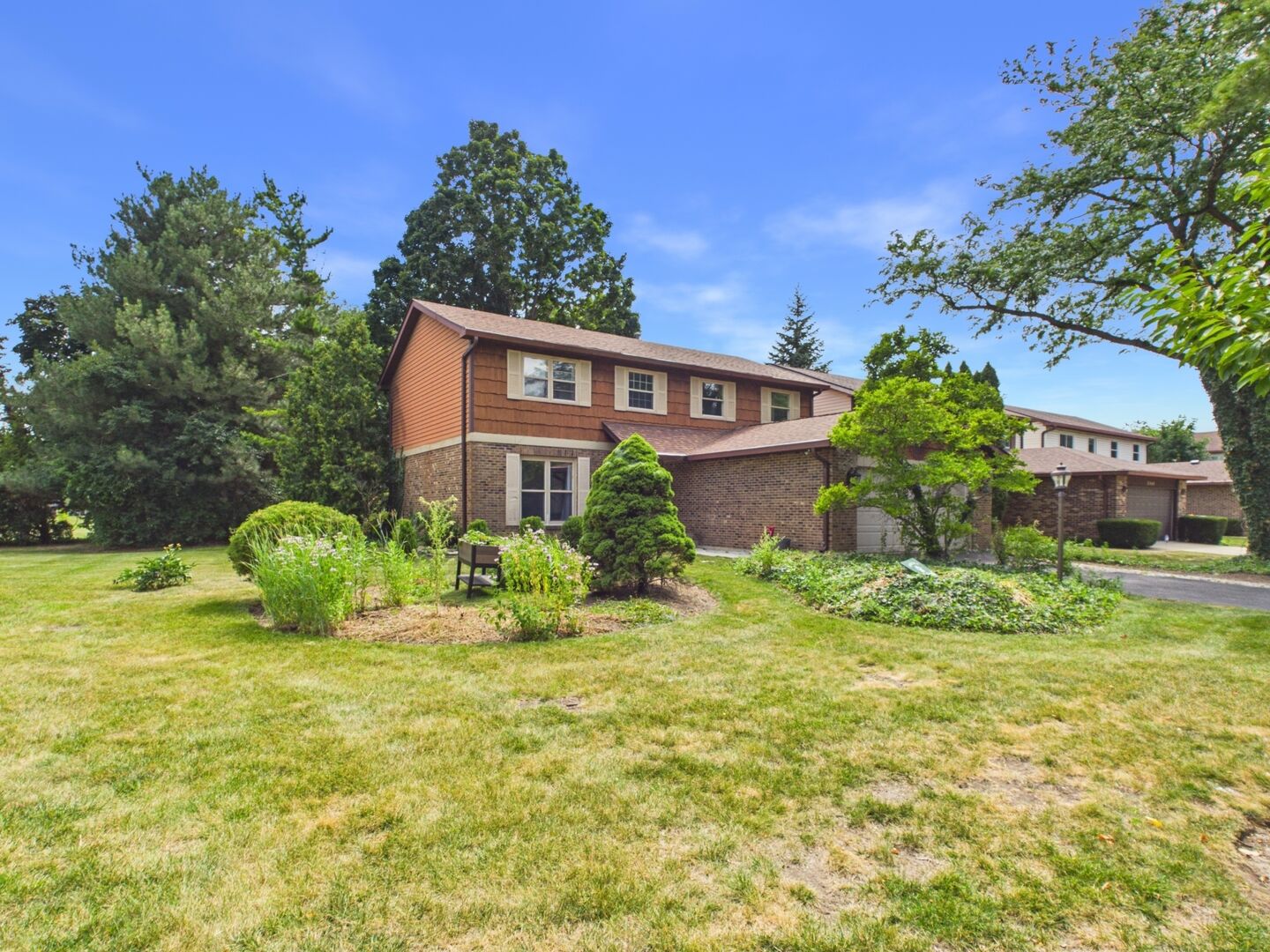 Property Photo: 2541 Cobblewood Drive IL 60062