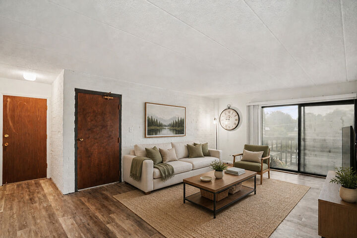 Property Photo: 1619 Richmond Circle 205 IL 60435