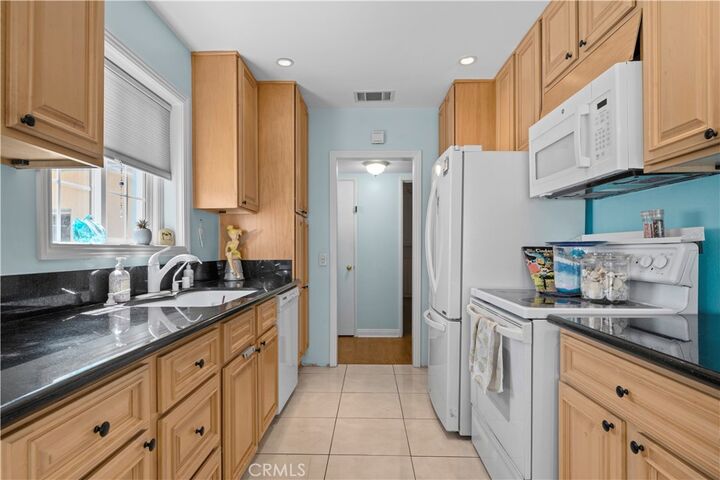 Property Photo:  733 S Bender Avenue  CA 91740 