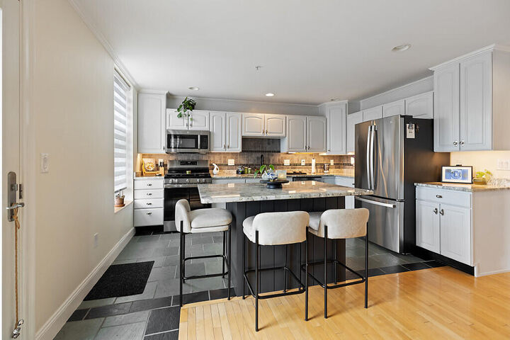 Property Photo:  24 Pleasant Street 1  ME 04401 
