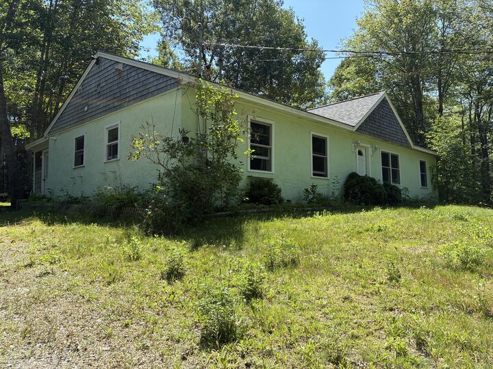 Property Photo:  9 Meadow Brook Lane  ME 04684 