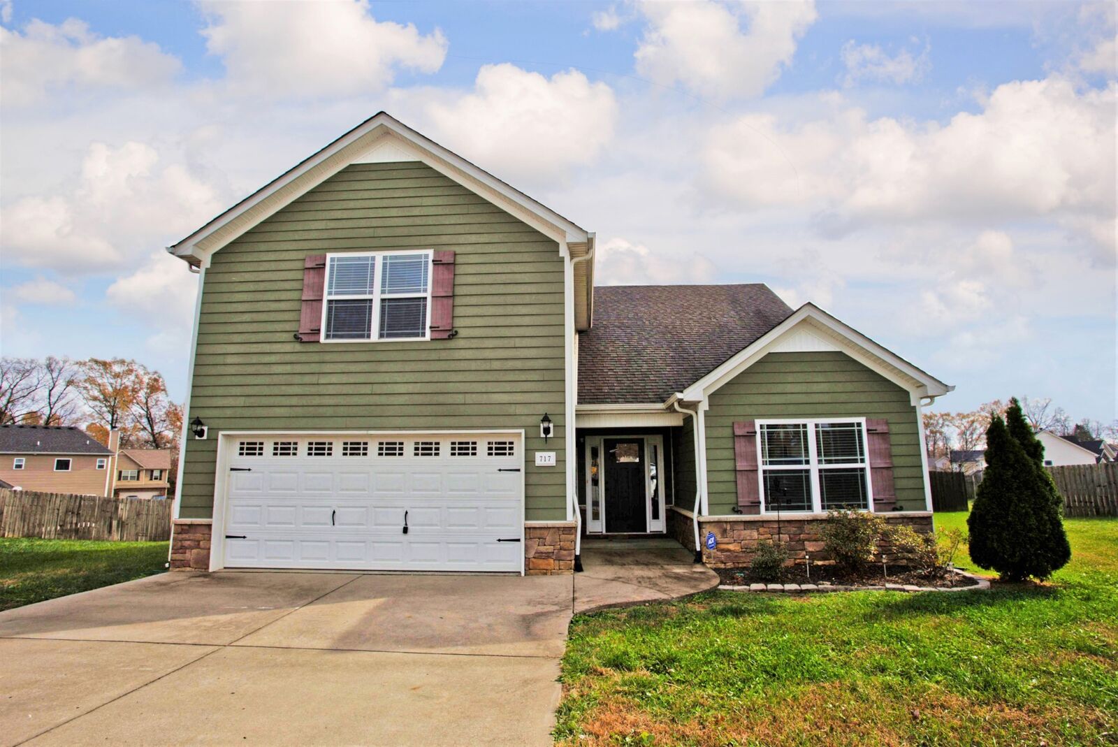 Property Photo: 717 Elm St TN 37040