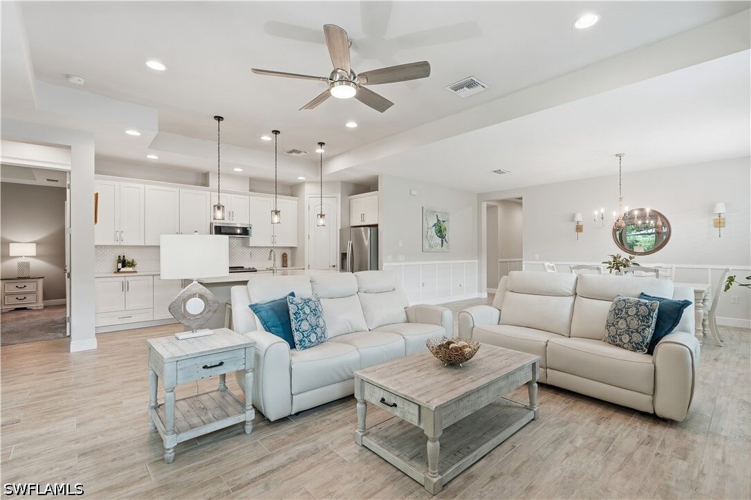 Property Photo: 14796 Windward Lane FL 34114