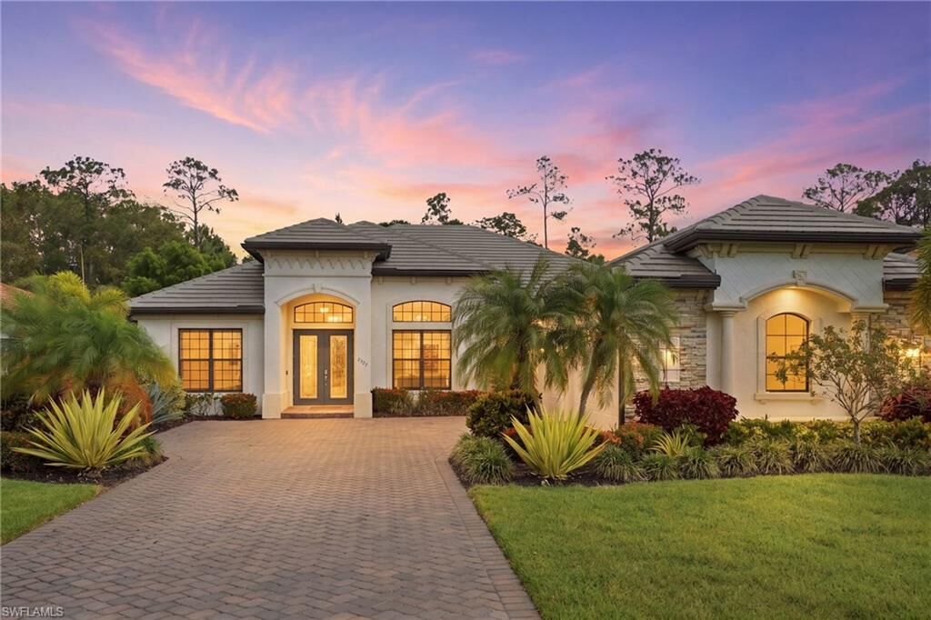 Property Photo:  2327 Somerset Pl  FL 34120 