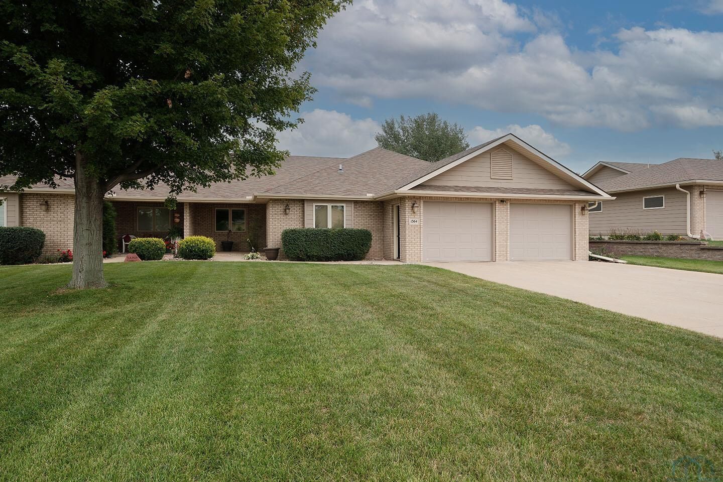 Property Photo:  1364 7th Avenue SE  IA 51250 
