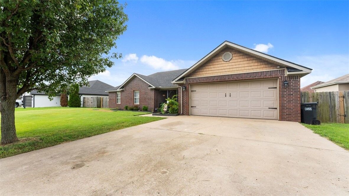 Property Photo:  3416 Garrett Lane  AR 72764 