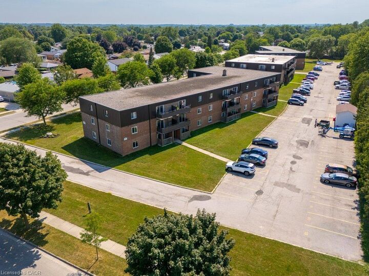 Property Photo: 390 Admiral Drive 112 ON N5V 3C2