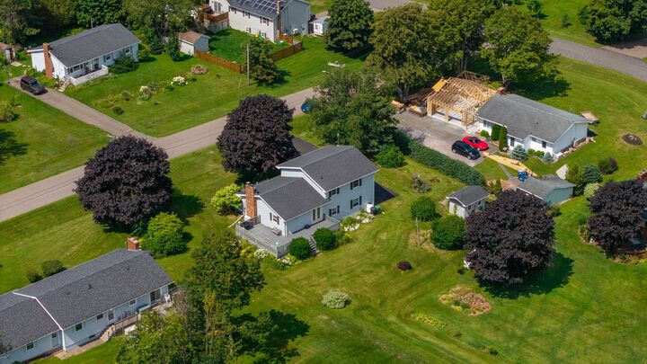 Property Photo:  6 Millbrook Drive  PE C1B 1X8 