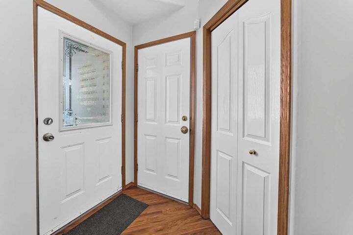 Property Photo:  168 Country Hills Way NW  AB T3K 4W4 