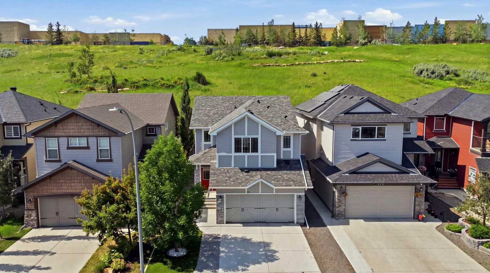 Property Photo: 80 Sherwood Crescent NW AB T3R 0G2