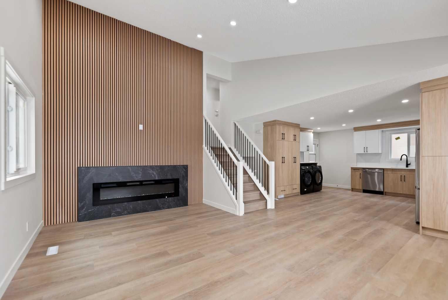 Property Photo:  2031 24 Avenue NE  AB T2E 8H4 