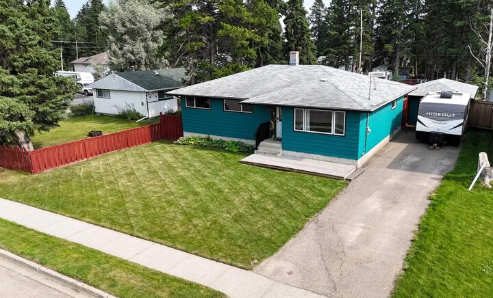 Property Photo: 4209 6 Avenue AB T7E 1A5