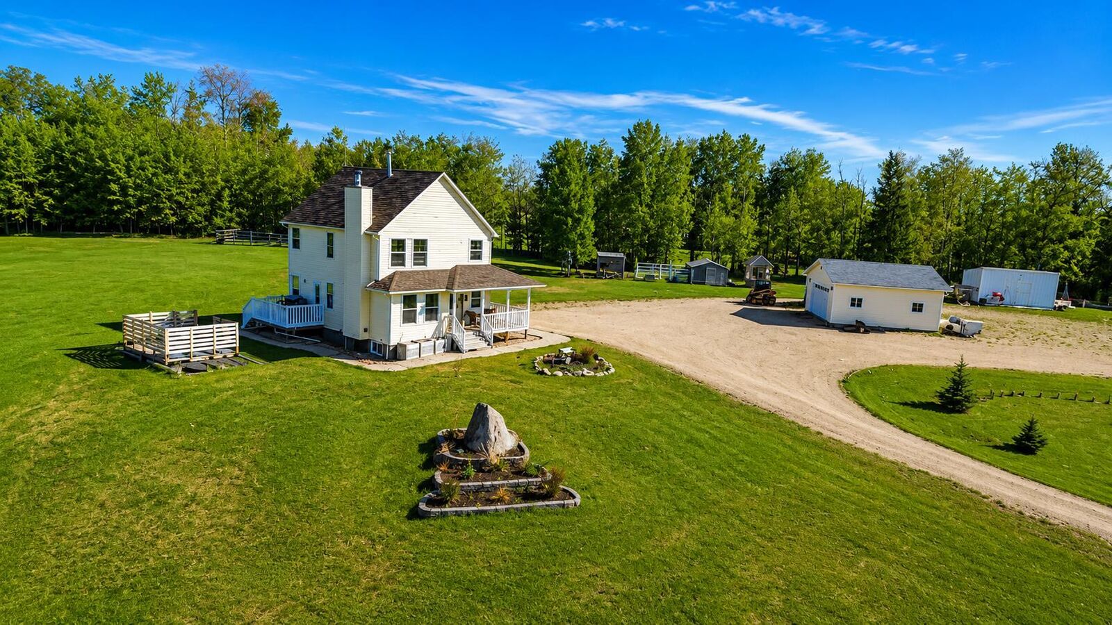Property Photo: 113033 Township Road 592 42 AB T7S 2A1
