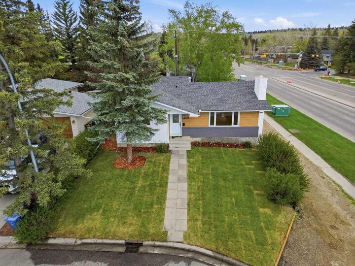 Property Photo: 5439 Dalrymple Crescent NW AB T3A 1R4