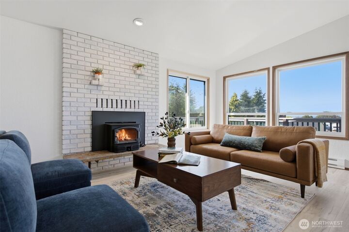 Property Photo: 1816 W 6th Street WA 98363