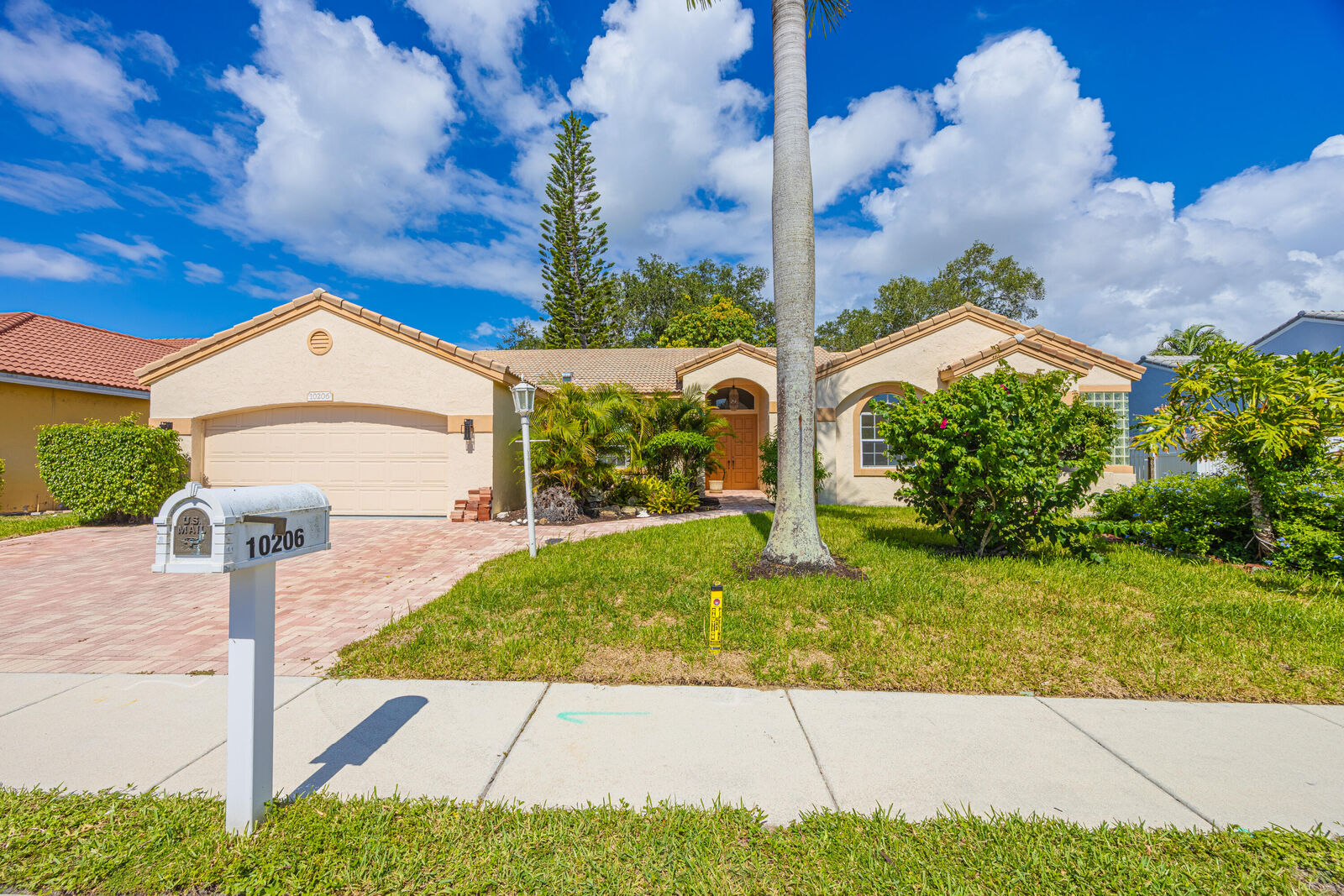 Property Photo:  10206 Allamanda Boulevard  FL 33410 
