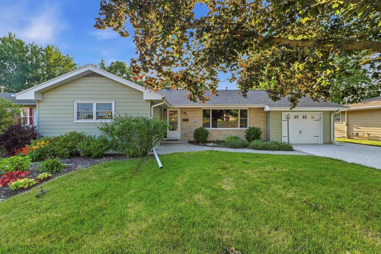 Property Photo: 466 N Henninger Street WI 53050