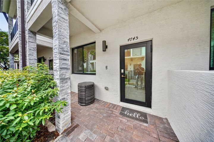Property Photo: 4745 NW 83rd Pkwy FL 33166