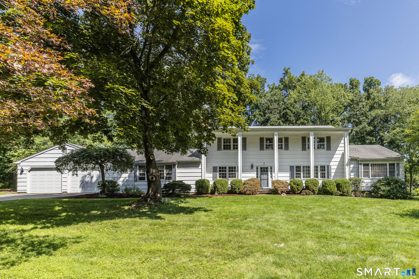 Property Photo: 5 Grand Place CT 06470