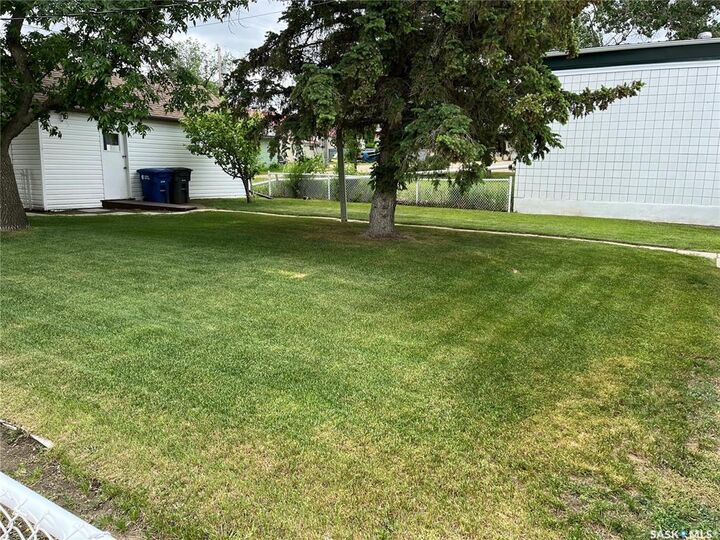 Property Photo: 43 2nd Avenue E SK S0H 2K0