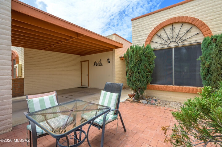 Property Photo:  1438 W Camino Alicante  AZ 85622 