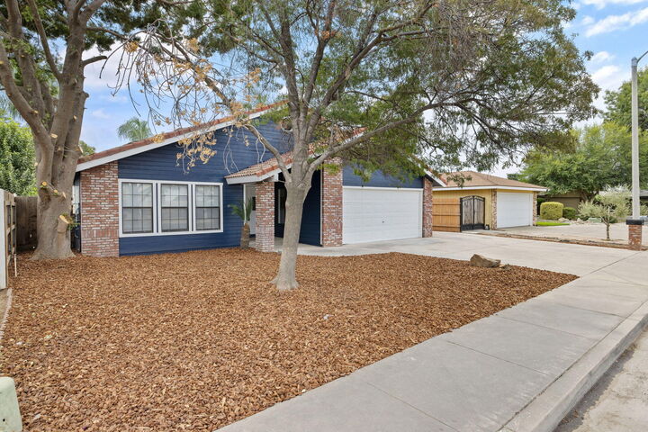 Property Photo:  1170 N Maston Street  CA 93257 