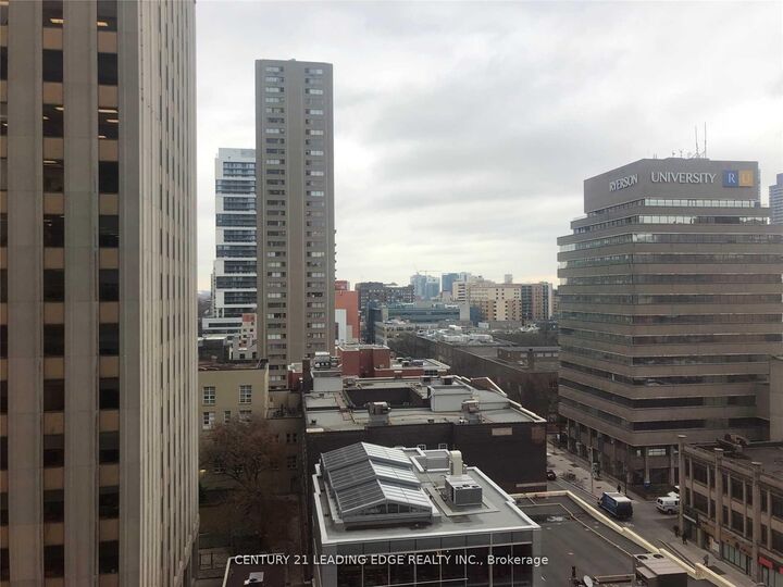 Property Photo: 386 Yonge Street 706 ON M5B 0A5