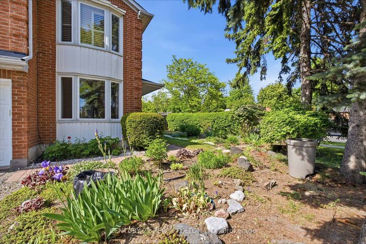 Property Photo: 208 Conley Street ON L4J 2X8