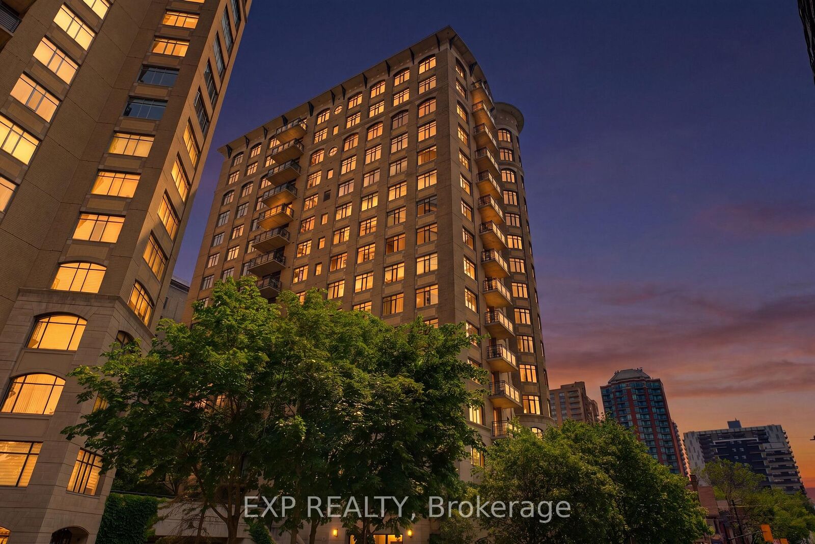 Property Photo:  95 Bronson Avenue 905  ON K1R 1E2 