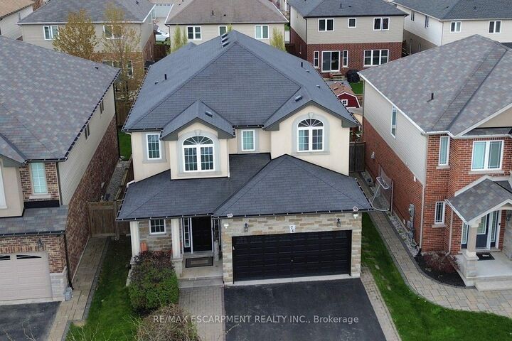 74 Lampman Drive — photo 1