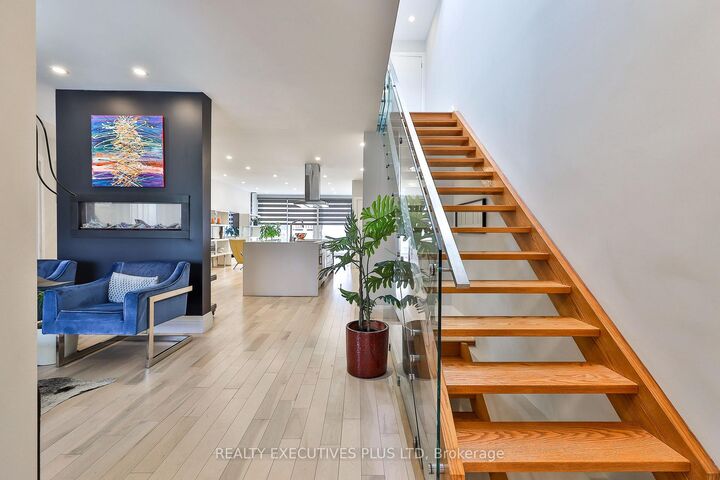 Property Photo: 199 Beech Avenue Main House ON M4E 3H8