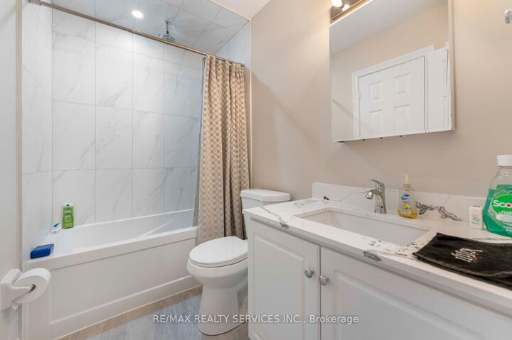 Property Photo: 80 Acorn Place 69 ON L4Z 4E1