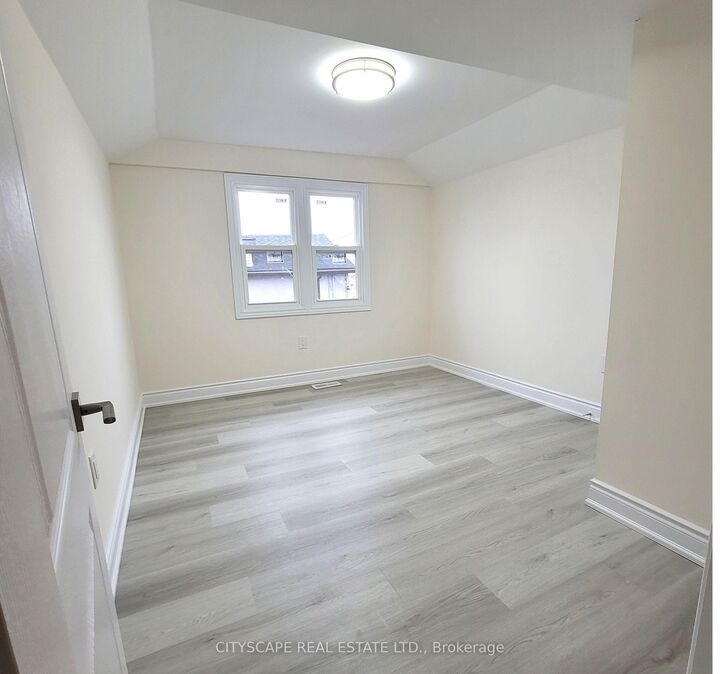 Property Photo: 69 Vine Street W 2 ON L2R 3X9