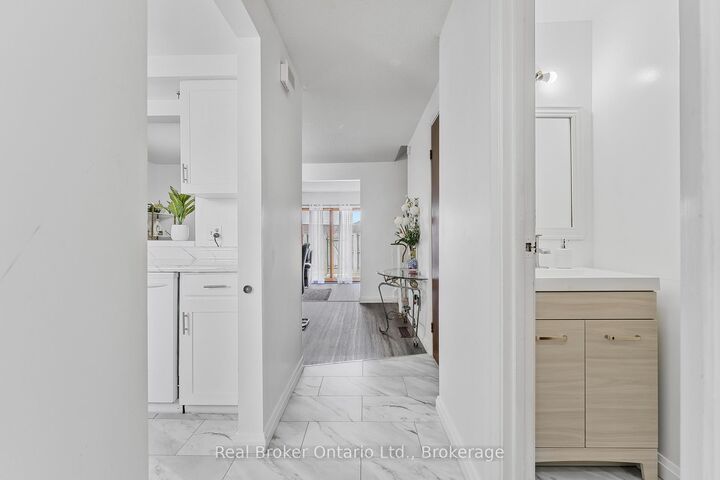Property Photo:  5982 Dunn Street 8  ON L2G 7J9 