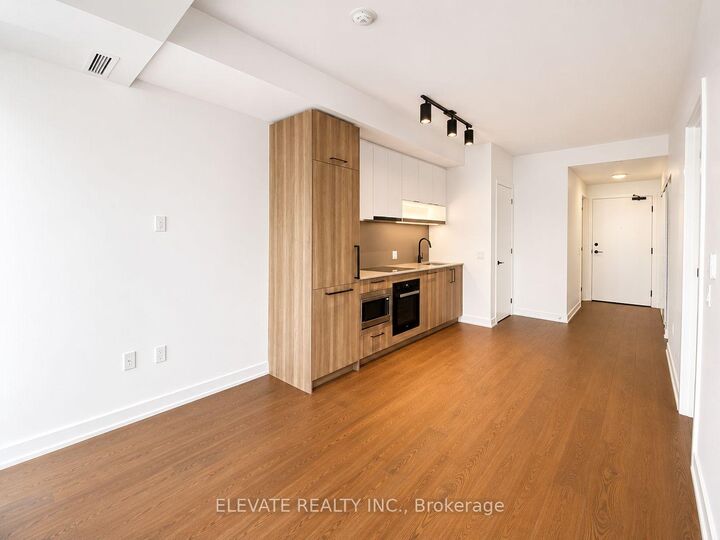 Property Photo: 91 Montclair Avenue 510 ON M5P 0B1