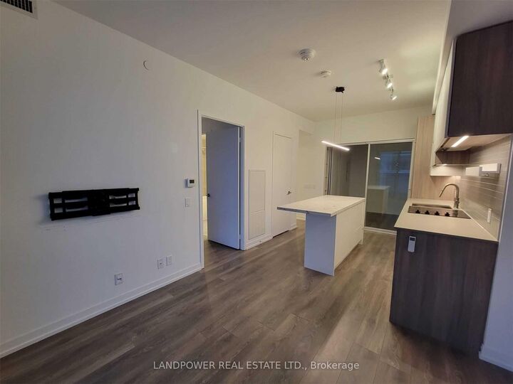 Property Photo:  950 Portage Parkway 2905  ON L4K 0J7 