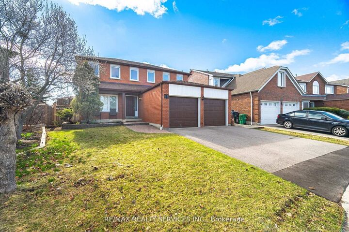 Property Photo: 23 Newbury Crescent ON L6S 5M3
