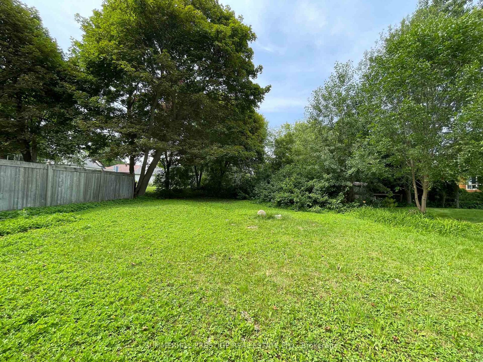 Property Photo: 3068 Lakeview Boulevard ON L1S 1A7