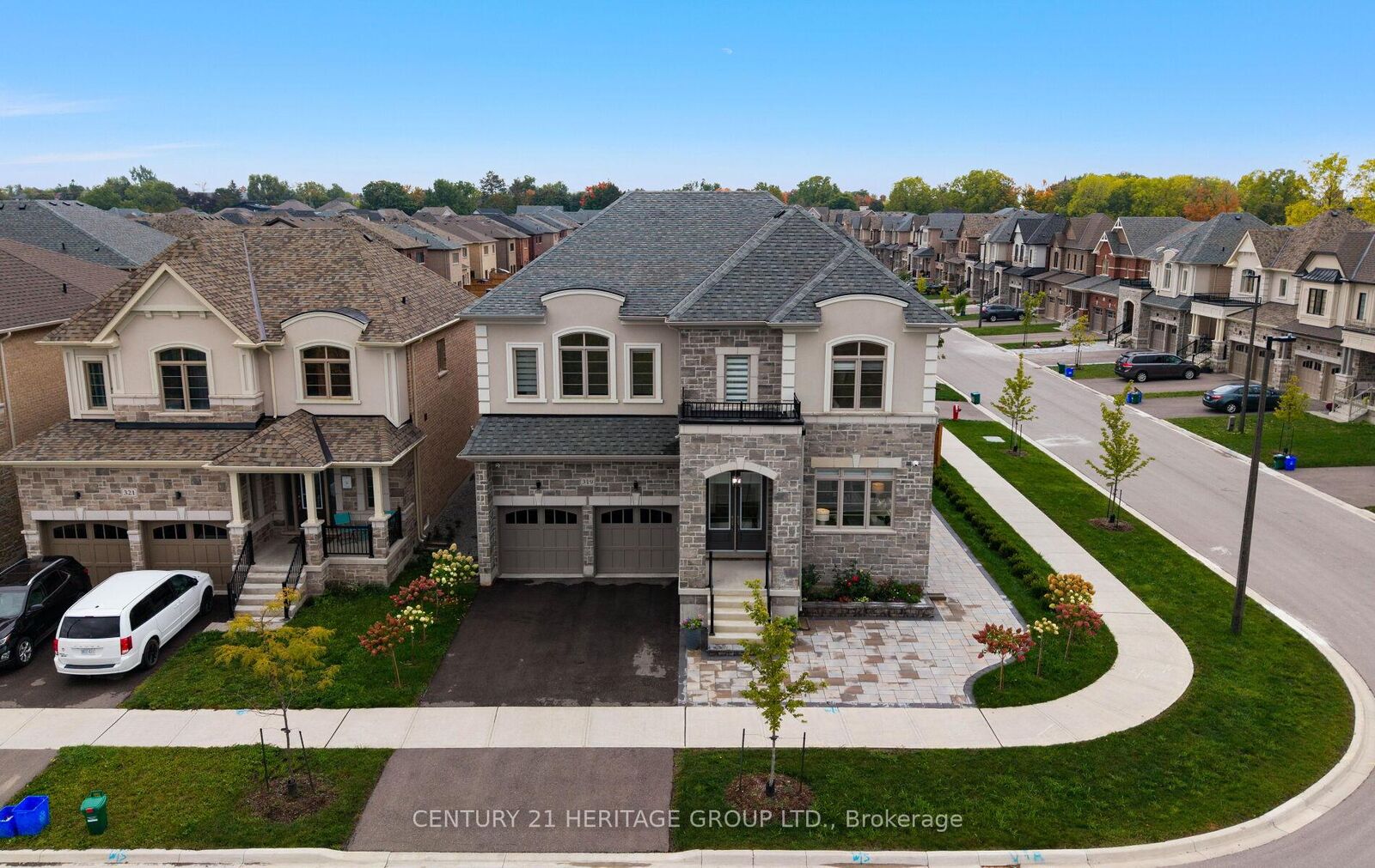 Property Photo: 319 Danny Wheeler Boulevard ON L4P 0K1