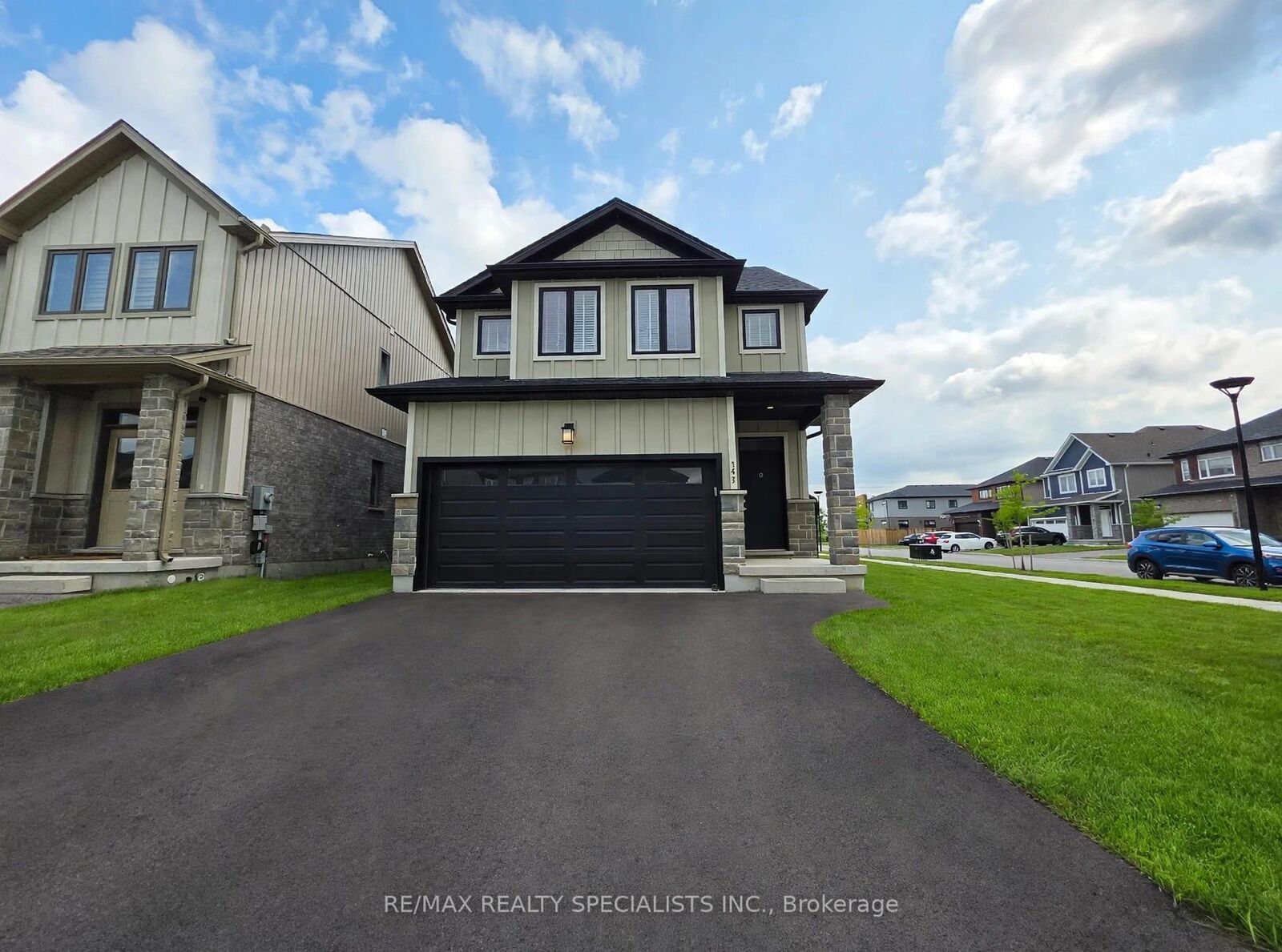 Property Photo: 3074 Turner Crescent ON N6M 0B2