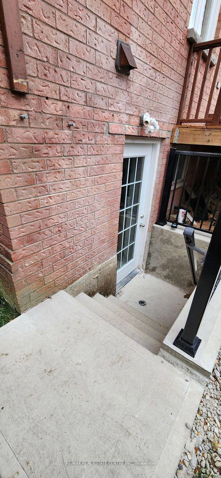 Property Photo: 15 Dagwell Crescent Basement ON L1T 3M8