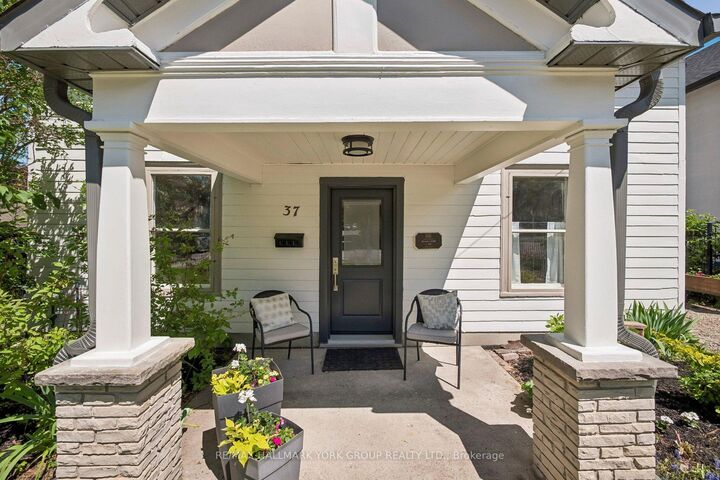 Property Photo: 37 Arnold Crescent ON L4C 3R6